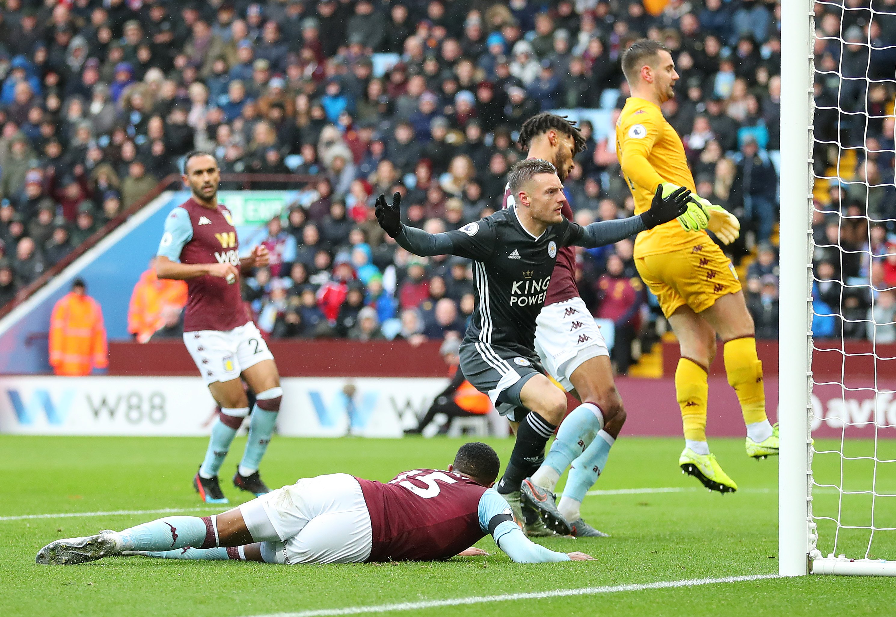 他如何协助 他如何协助