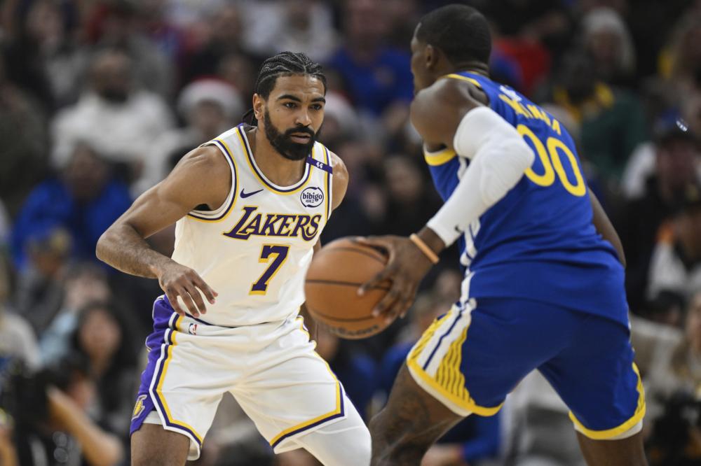 本可踢得更 本可踢得更